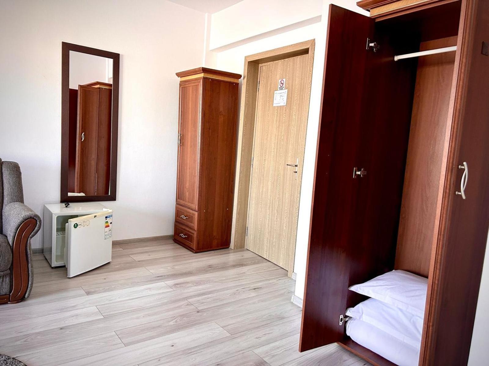 Hotel Levisticum Бакеу Екстер'єр фото