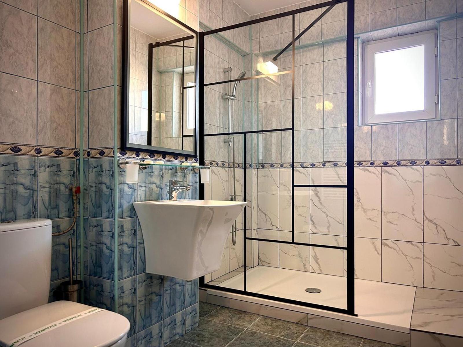 Hotel Levisticum Бакеу Екстер'єр фото